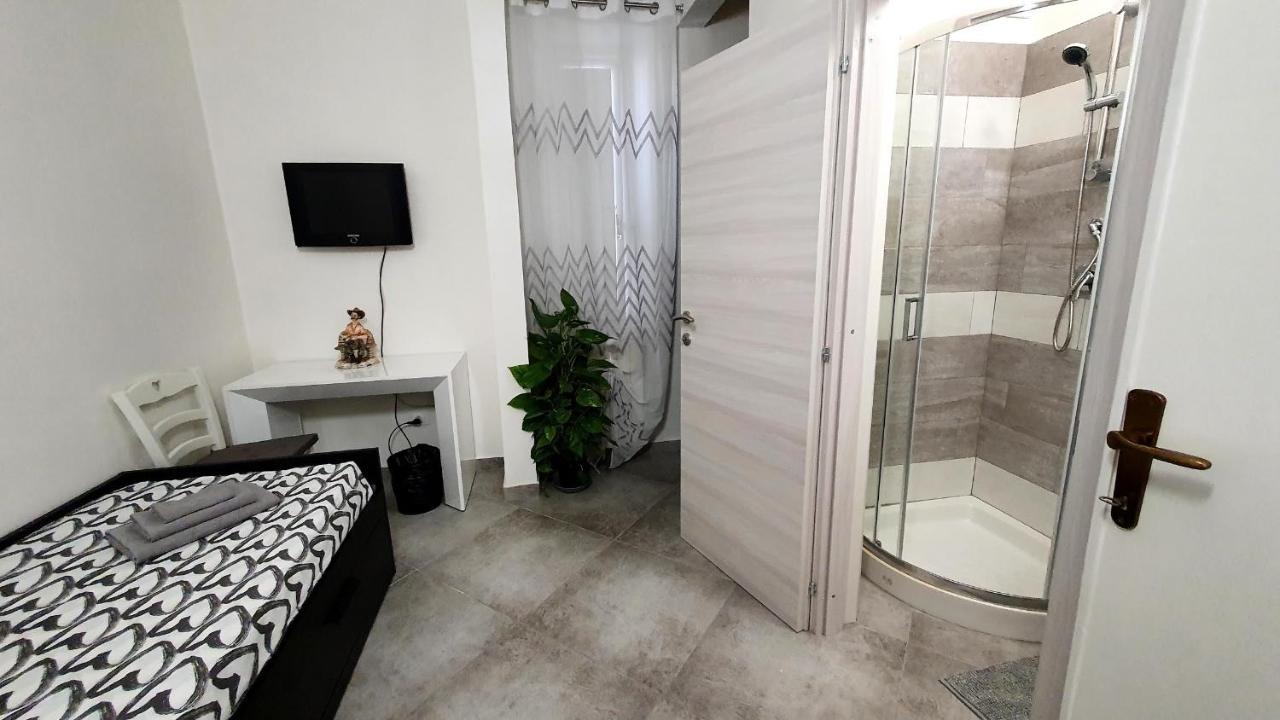 Rooms Cris Pisa Exteriör bild